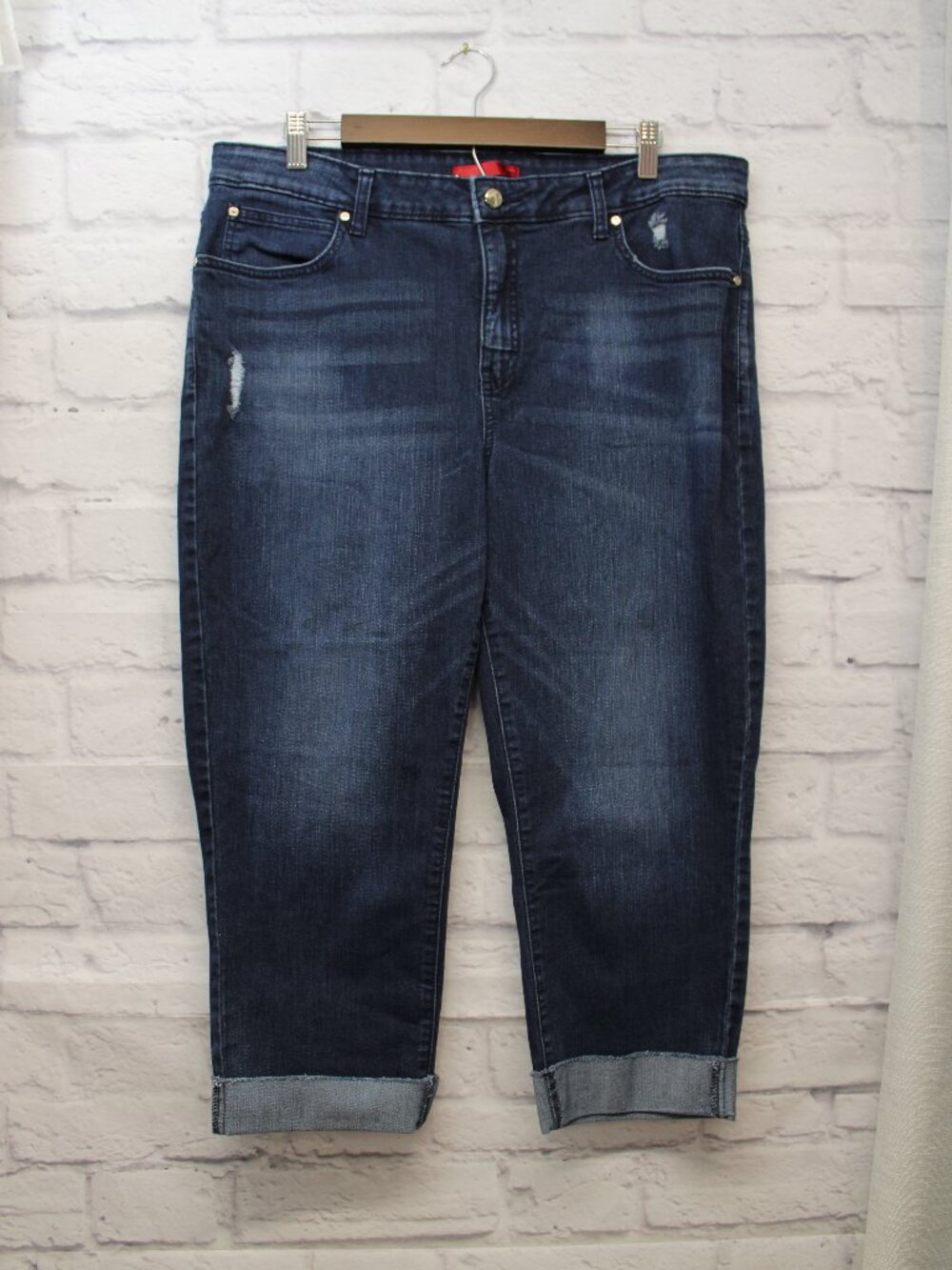 Jennifer Lopez 18W Faded Dark Wash Denim Capri Jeans Classic Summer Casual